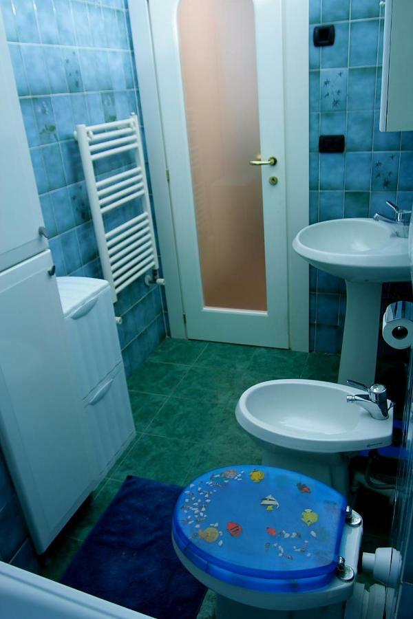 Relax E Mare Villa Savona Bagian luar foto